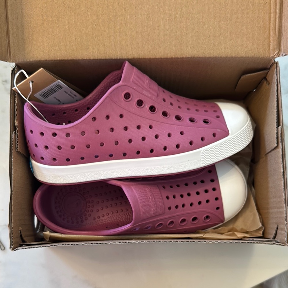 Brand New Native Toddler Girls Size 9